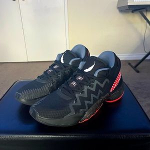 Adidas Men’s D.O.N Issue #2 Marvel Venom Shoes Size 9.5
